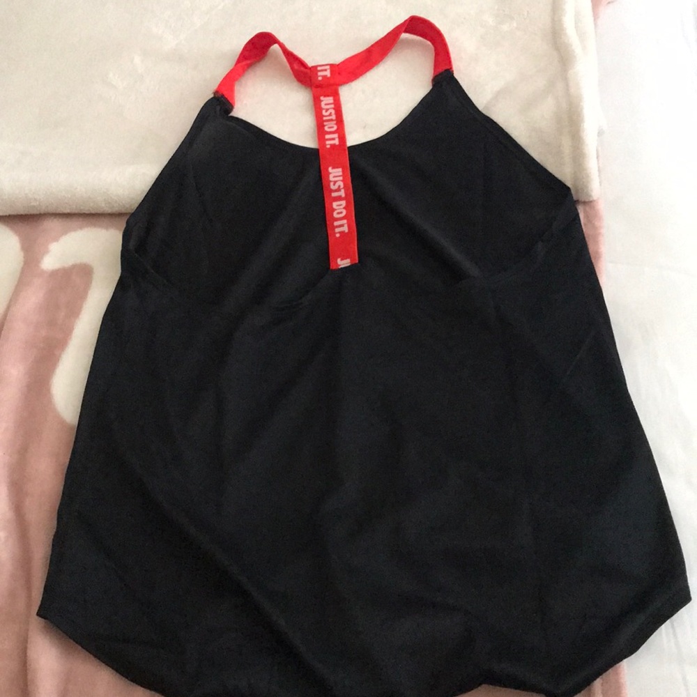 Nike workout shirt NWOT